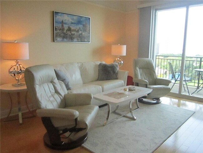 Building Photo - 750 N Tamiami Trl