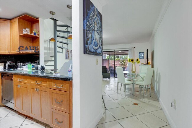 Building Photo - 1758 W 58th St