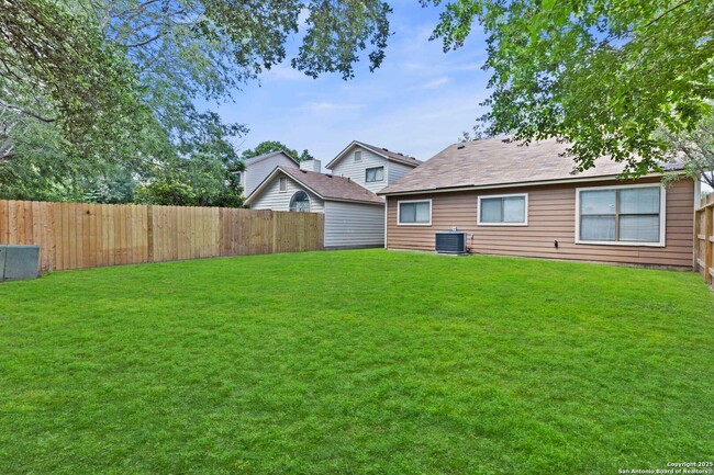 Building Photo - Nicely Updated 3-Bedroom in Northwest Cros...