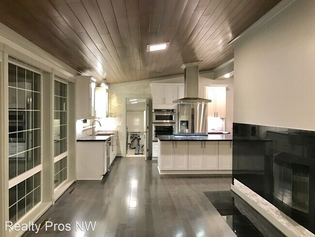 Building Photo - 3 br, 2.5 bath House - 1845 Evergreen Poin...