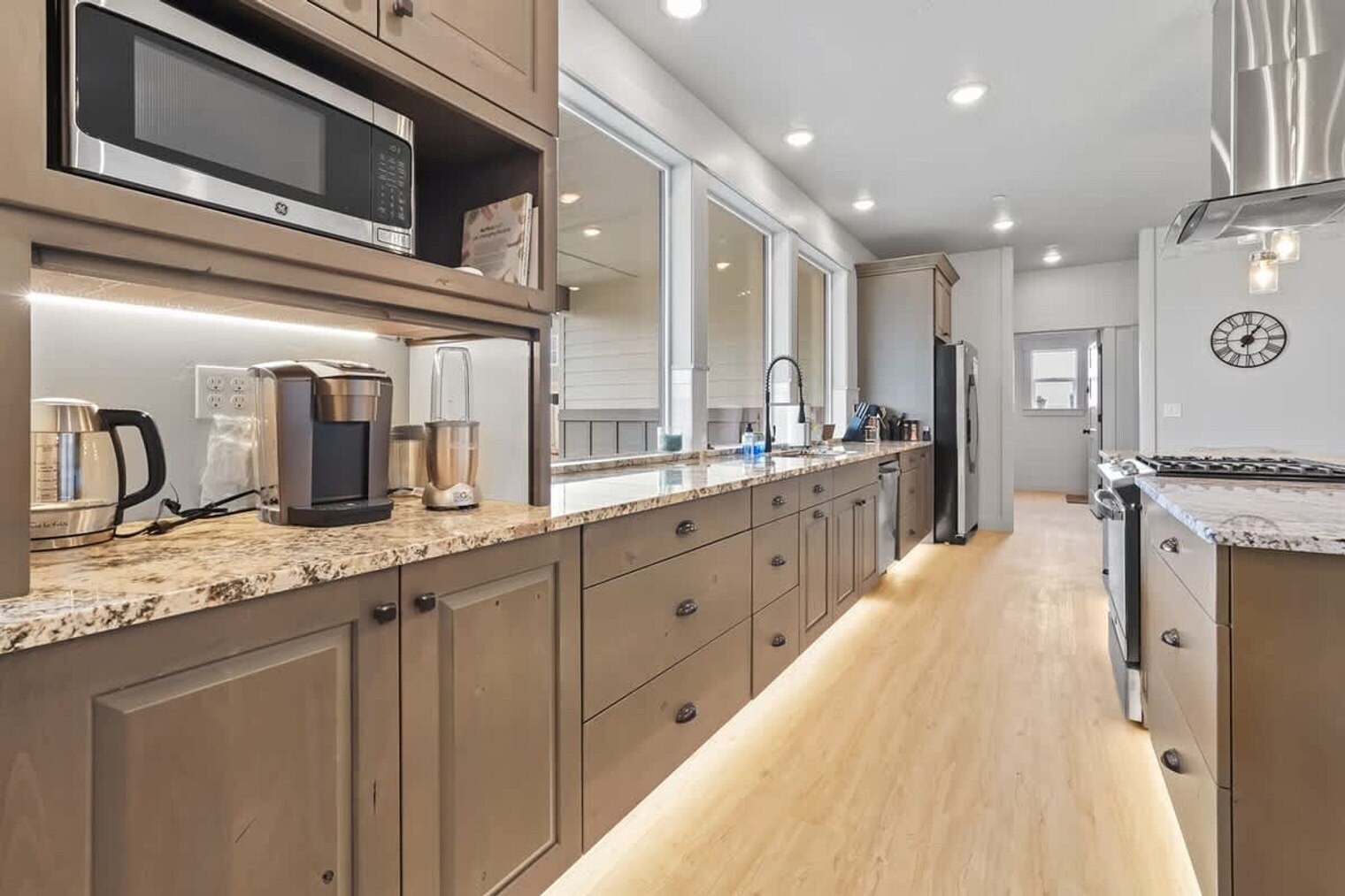 Building Photo - 303 CM Rdg Ln