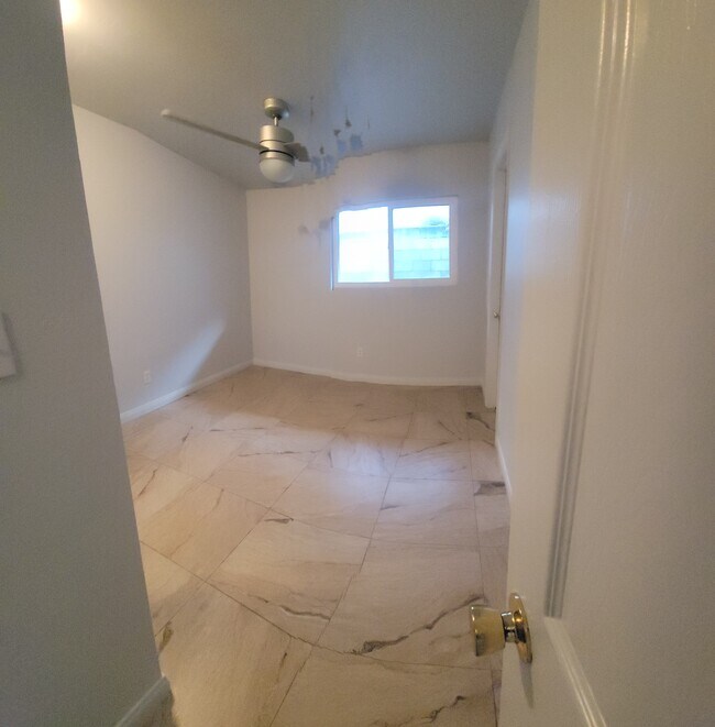 Building Photo - 711 E 7th Ave