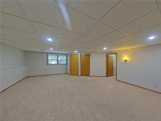Building Photo - 2110 Helmo Ave N