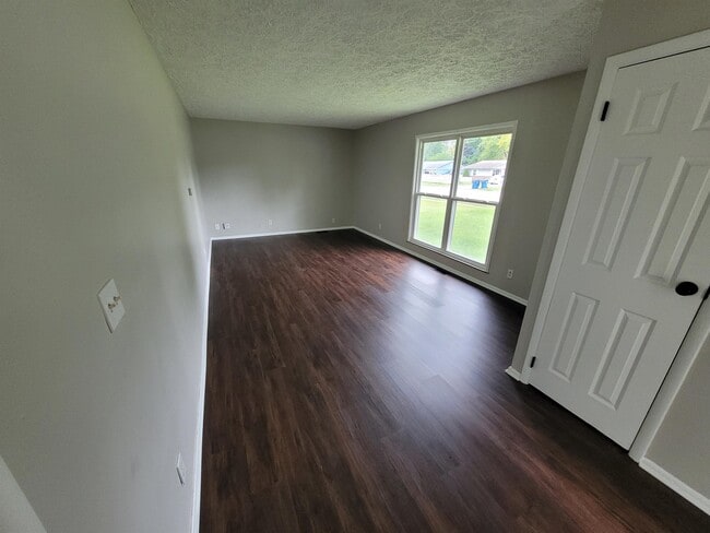 Building Photo - 5707 Gateway Dr