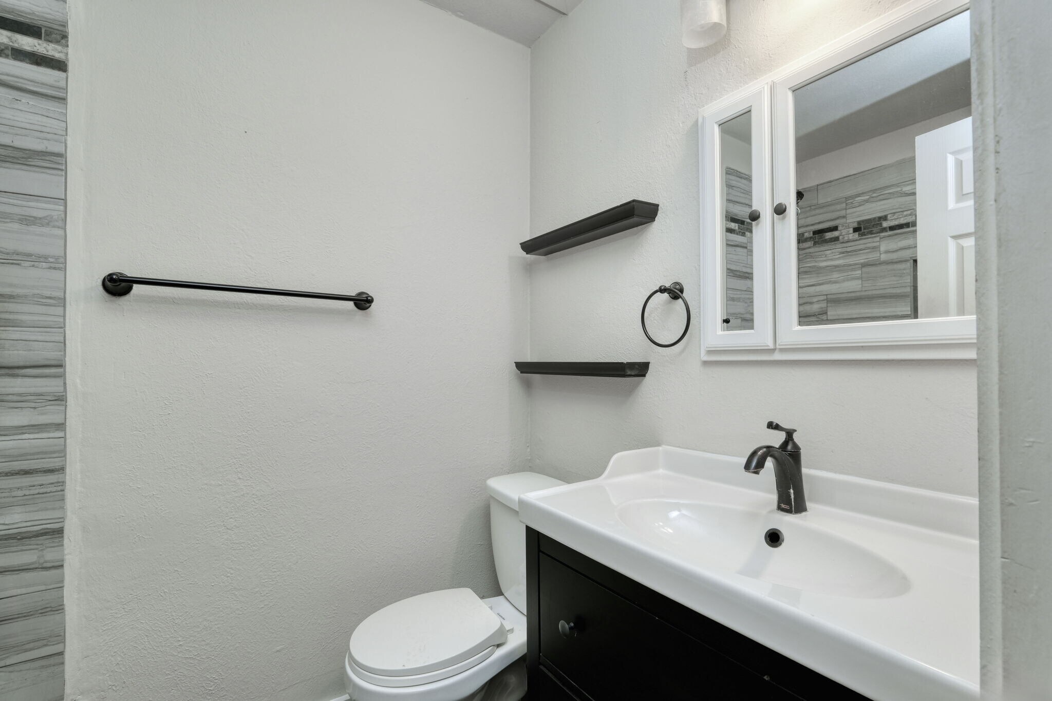 Building Photo - 6407 Auburn Dr