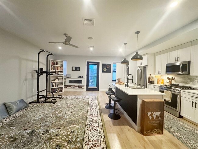 Building Photo - 278 Sumner St