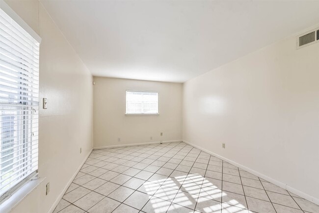 Building Photo - 3706 Ramsey Dr