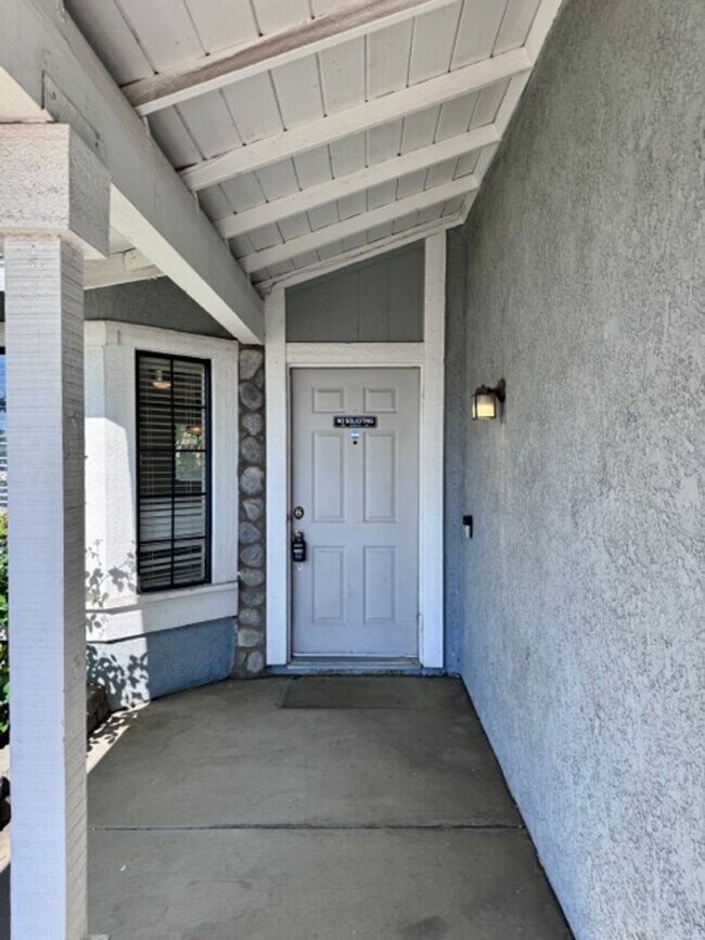 Building Photo - Spacious 3 Bedroom Menifee Home with Bonus...