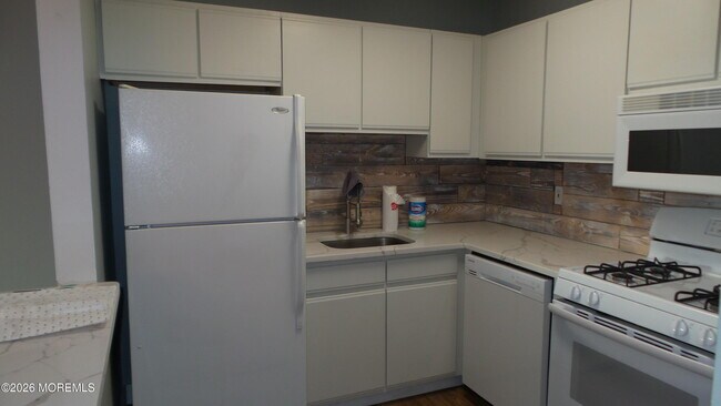 Building Photo - 3403 Bridge Ave