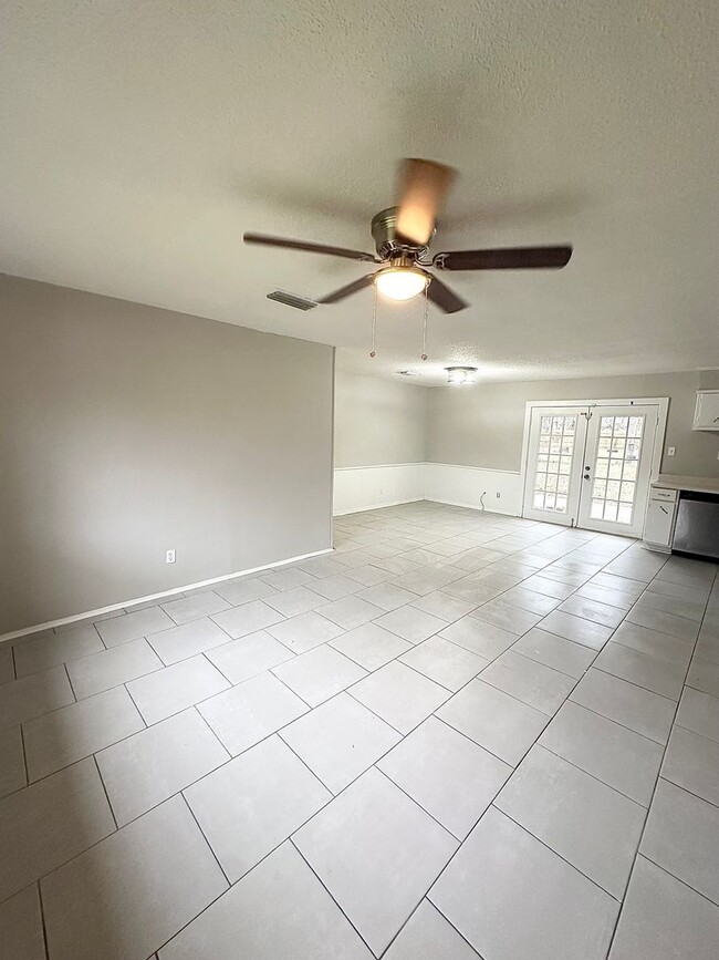 Building Photo - 3012 Gaines St