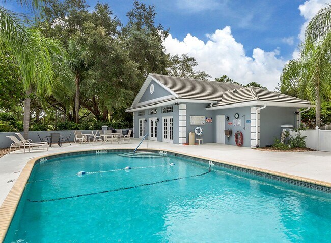Building Photo - 540 Clubside Cir