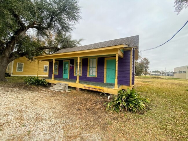 Building Photo - Fully Renovated Historic Home in Downtown Lake Charles