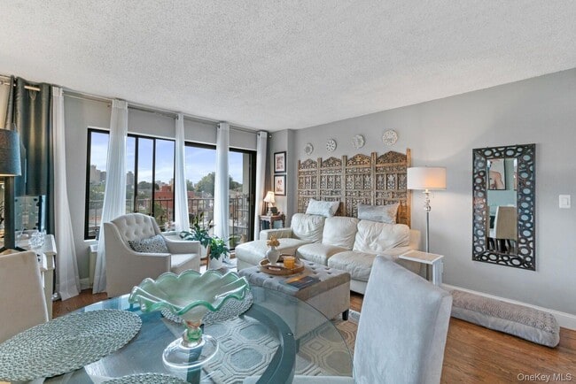 Building Photo - 25-40-40 Shore Blvd