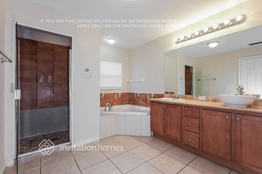 Building Photo - 7029 Chatum Light Run