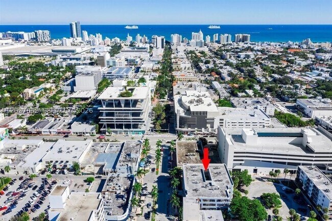 Building Photo - 1250 Lincoln Rd