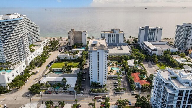 Building Photo - 336 N Birch Rd