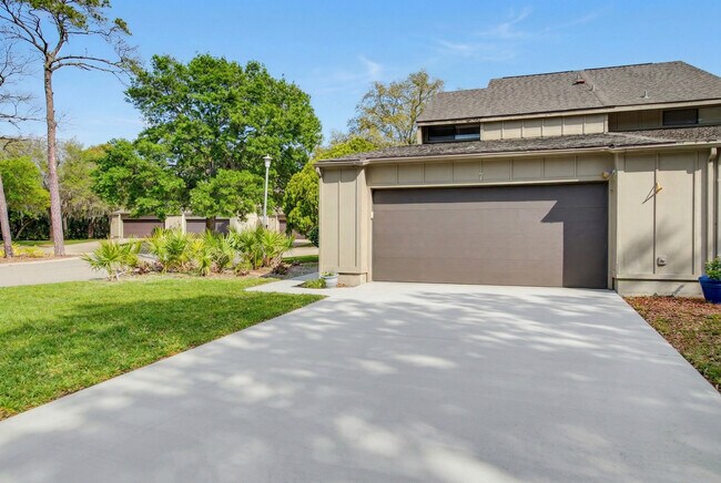 Building Photo - 7 Autumnwood Trail