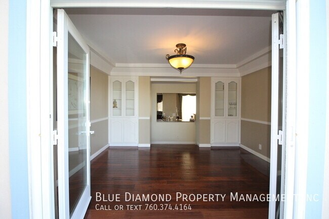 Building Photo - 3008 Azahar St