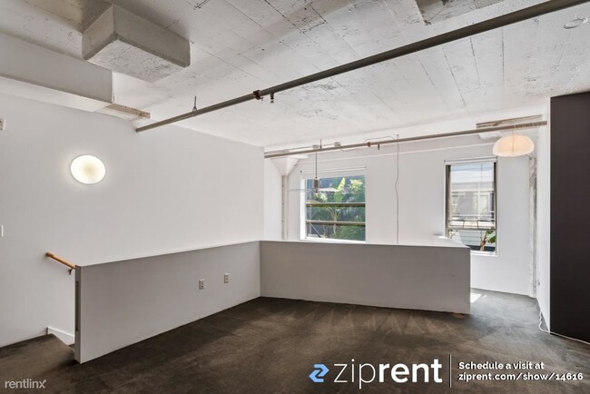 Building Photo - 1 br, 1.5 bath Condo - 1221 Pine Street, O...