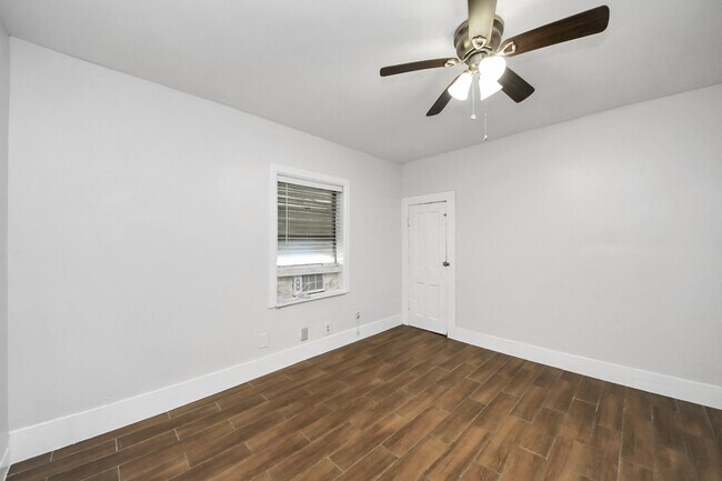 Building Photo - 1213 28th St