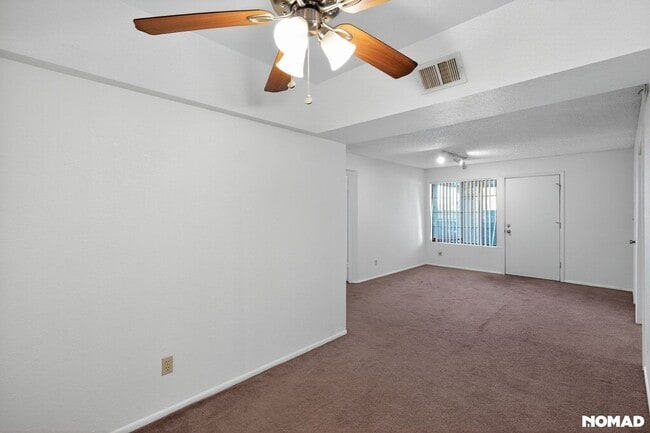 Building Photo - 1905 E University Dr