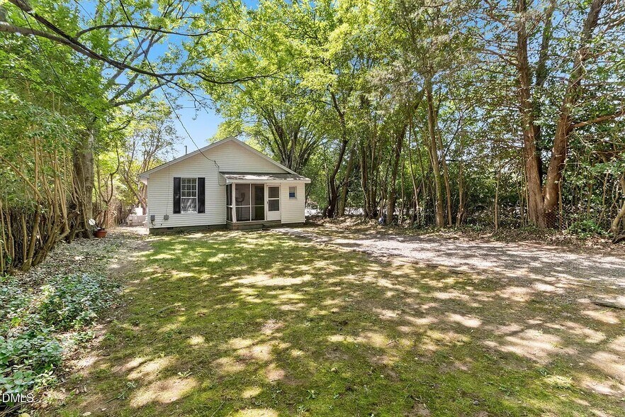 Building Photo - 1103 Pettis Pl