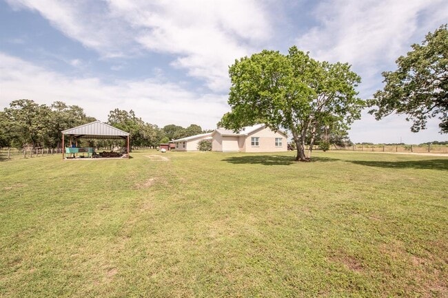 Building Photo - 2205 Co Rd 122