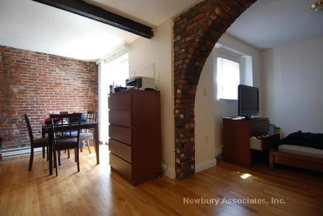 Building Photo - 95 Hudson St