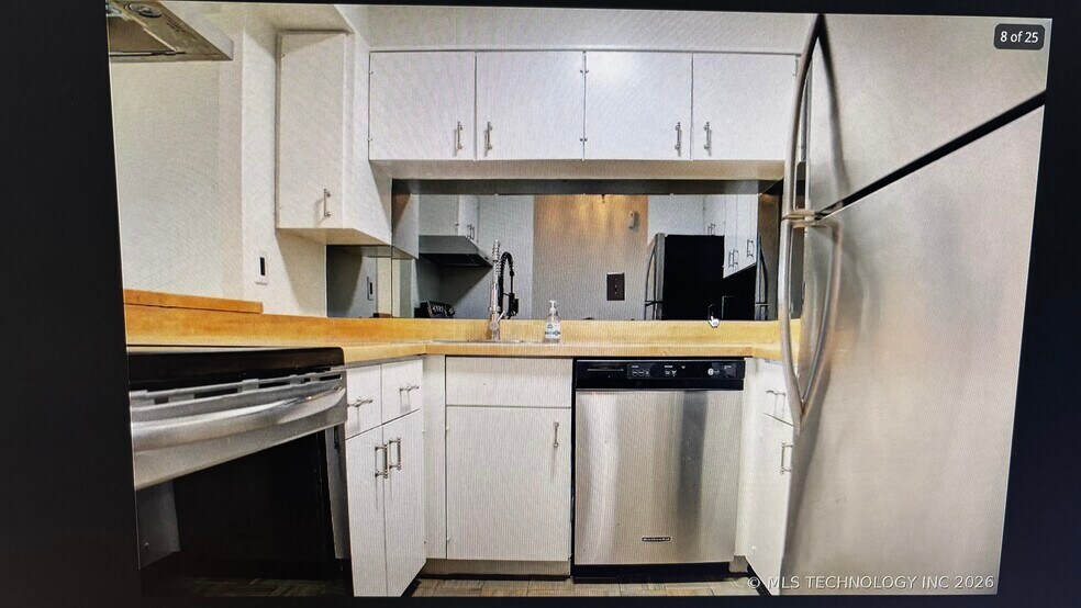 Building Photo - 1502 S Boulder Ave