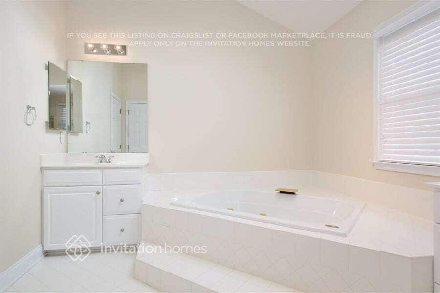 Building Photo - 5633 Legacy Cir
