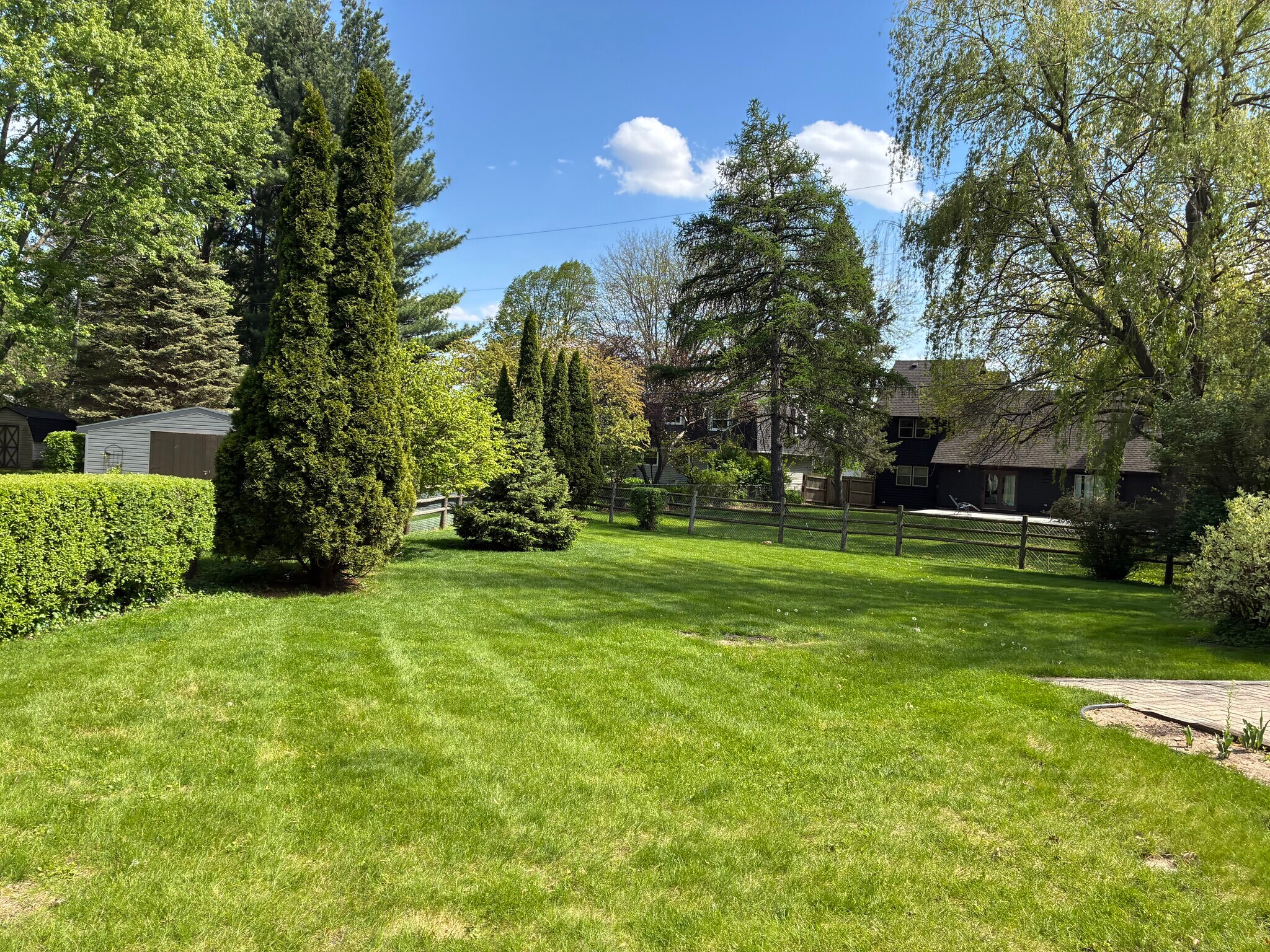 Building Photo - 85 S Huron Dr