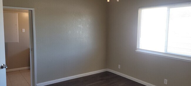 Building Photo - Beautiful home. Apply today!