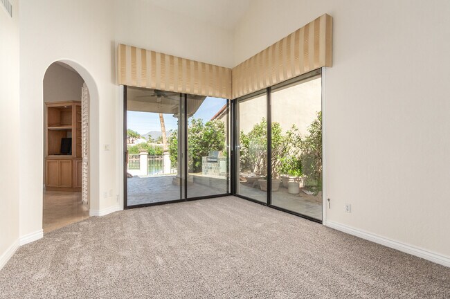 Building Photo - 10126 E Cochise Dr