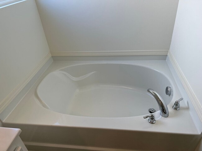 Building Photo - Margaret Location, 1 level 4 BR / 2 BA on Cul-da-sac