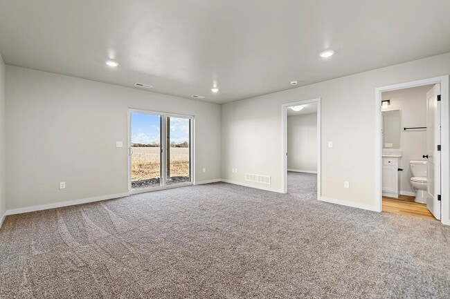 Building Photo - Beautiful Spacious Newly Built Townhome