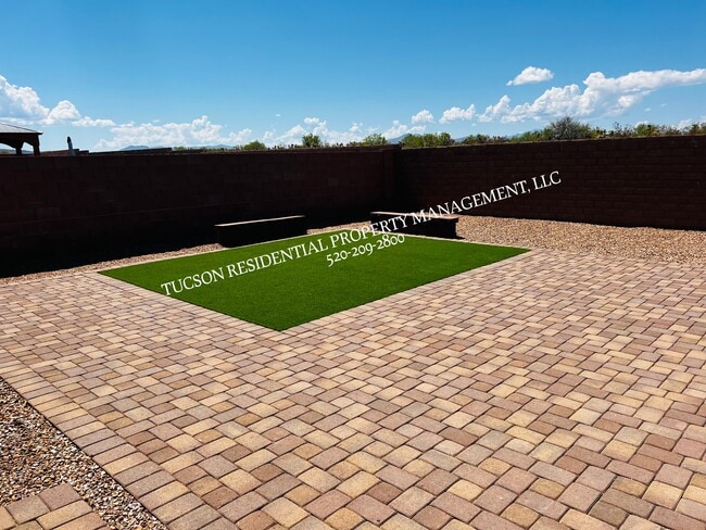 Building Photo - 13142 E Cembeline Ln