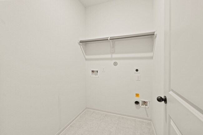 Building Photo - 6018 Bristol Spur Ln