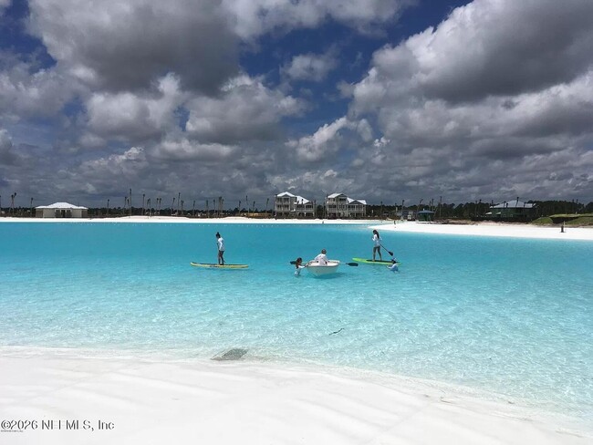 Building Photo - 261 Killarney Ave