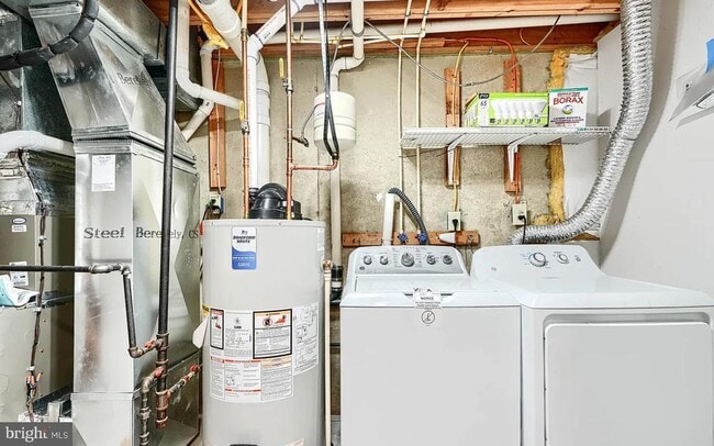 Building Photo - 4 Maya Way