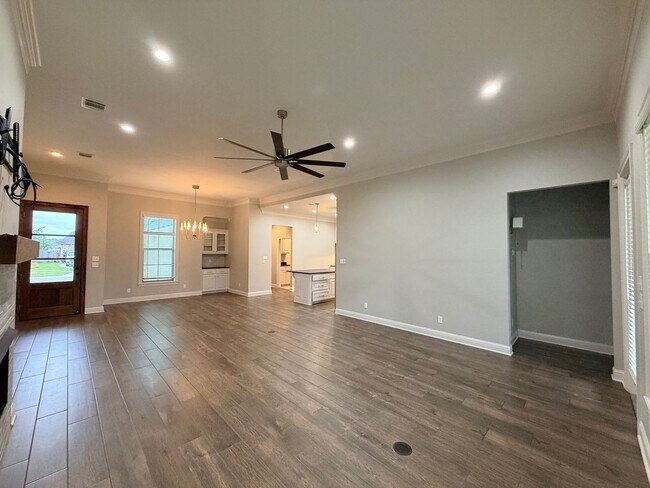Building Photo - Gated Community Close to Barksdale Air Force Base...