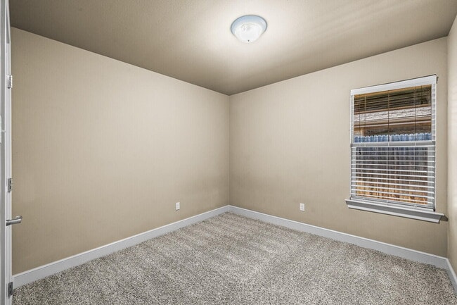 Building Photo - 9806 Avenue V
