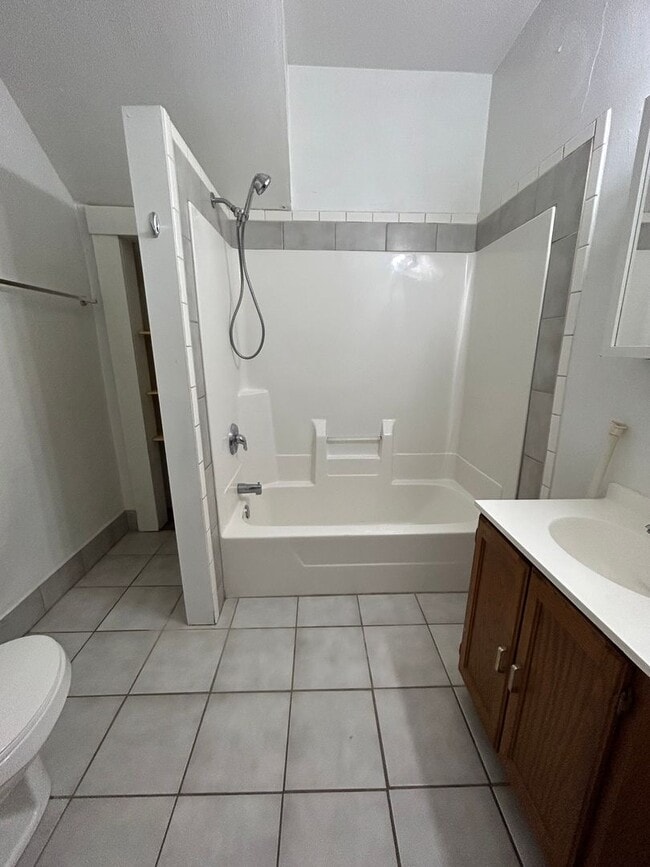 Building Photo - One Bedroom Apartment on Northside