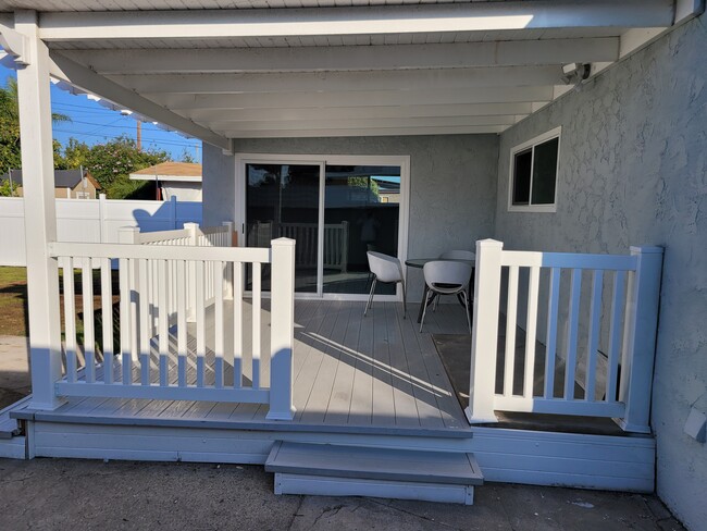 Private Back Deck - 5123 W 130th St