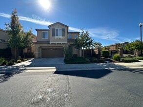 Building Photo - 1008 Oakbriar Cir