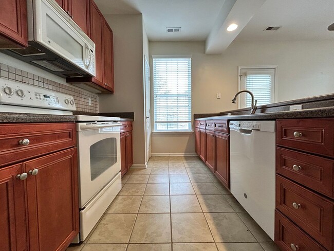 Building Photo - Welcome to this charming house "ASK ABOUT OUR ZERO DEPOSIT"