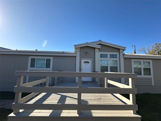 Building Photo - 104 Ramirez St