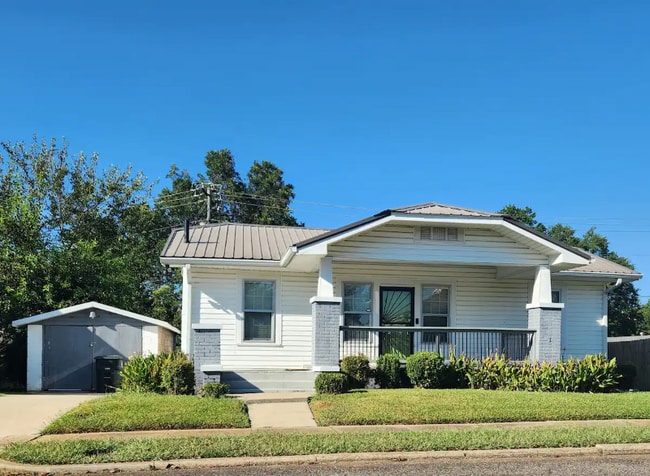 Building Photo - 1532 52nd St Ensley