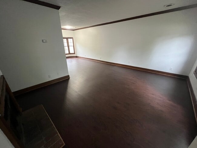 Building Photo - 206 Woodburn Club Ln