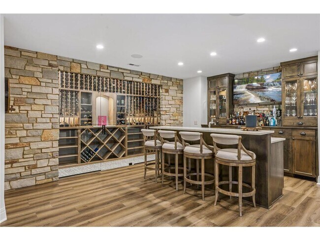 Building Photo - 15700 Portico Dr