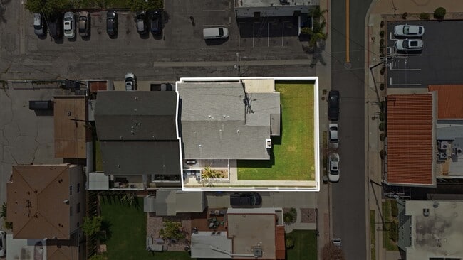 Building Photo - 24420 Alliene Ave